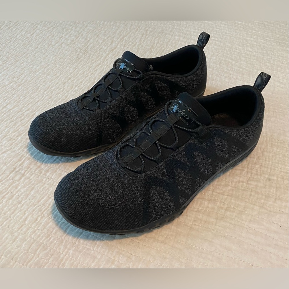 Like new! SKECHERS Breathe Easy INFI-KNITY Relaxed Fit SLIP-ON Sneakers Size 10 - Picture 2 of 13